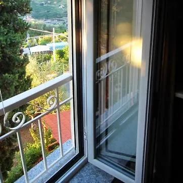 Gorra Rosa Di Mare Vicino Al Mare Lontano Dal Caos!